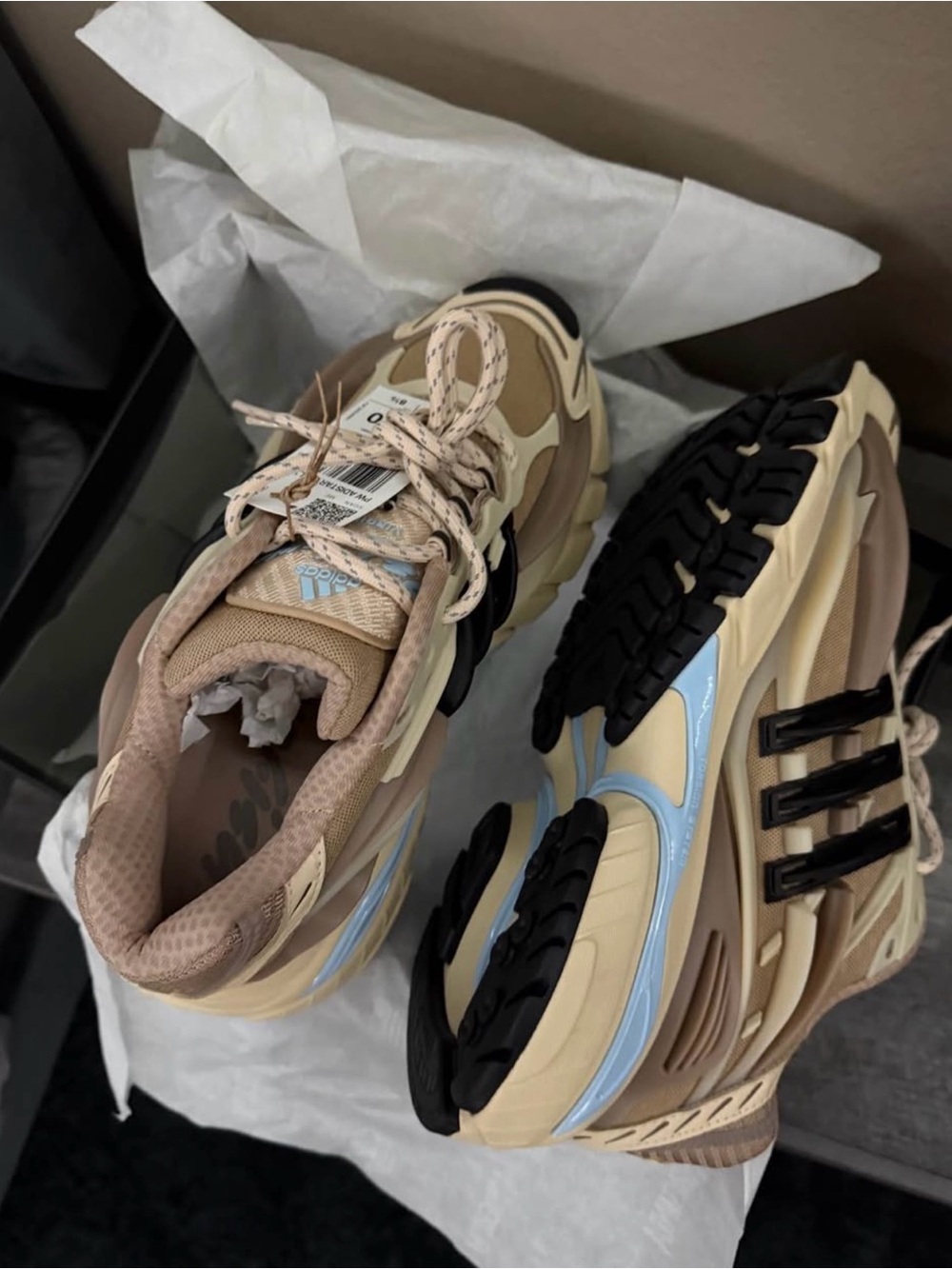Adidas Adistar Jellyfish Pharrell Williams Crystal Sand new in box